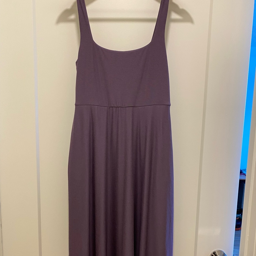 Beyond Yoga Featherweight At The Ready Square Neck Dress size M